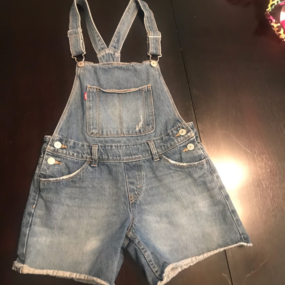 Levi’s girls large 12/14 overall shorts denim jean CUTE like new raw hem